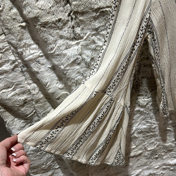 American Eagle Outfitters Tie Waist Blouse - Picture 2 of 4